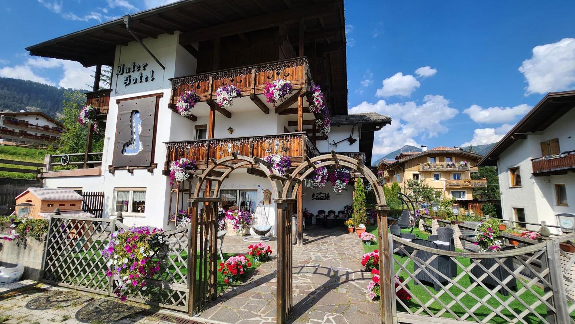 Inter Hotel B&B Vigo di Fassa Buitenkant foto